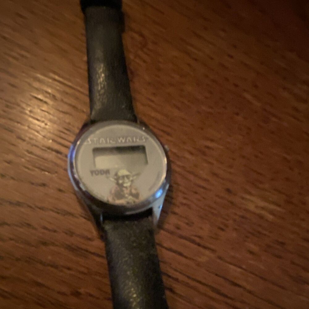 Star Wars Yoda Wristwatch Watch w/ Black Strap Science Fiction Genre